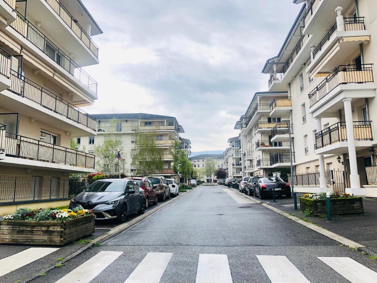Cosy Apartement Near Geneva Saint-Julien-en-Genevois Exterior foto